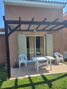 For sale Saint-saturnin-les-avignon Vaucluse (84450) photo 0