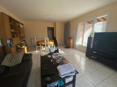 For sale Istres 4 rooms 90 m2 Bouches du Rhone (13800) photo 2