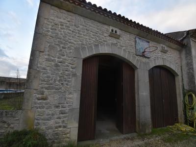 For sale Merignac NO (communes au Nord Ouest d'Angoulme) 8 rooms 264 m2 Charente (16200) photo 2