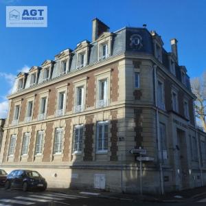 For rent Beauvais 6 rooms 222 m2 Oise (60000) photo 0