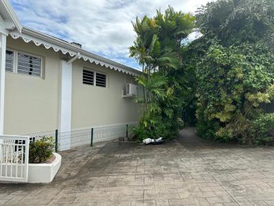 For sale Baie-mahault 5 rooms 180 m2 Guadeloupe (97122) photo 1