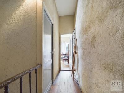 For sale Bordeaux 5 rooms 137 m2 Gironde (33800) photo 4