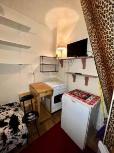 For rent Paris-7eme-arrondissement 1 room 9 m2 Paris (75007) photo 0