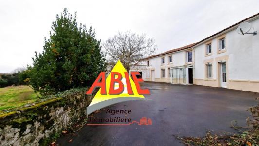 For sale Saint-hilaire-de-voust 8 rooms 148 m2 Vendee (85120) photo 0