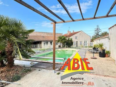 For sale Fontaines 4 rooms 105 m2 Vendee (85200) photo 0