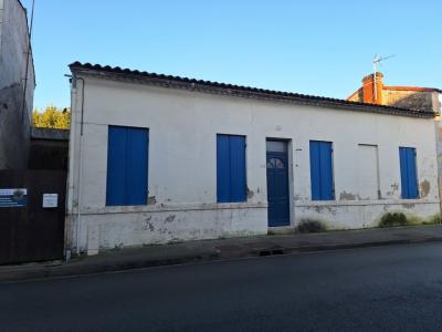 For sale Lesparre-medoc 4 rooms 125 m2 Gironde (33340) photo 0