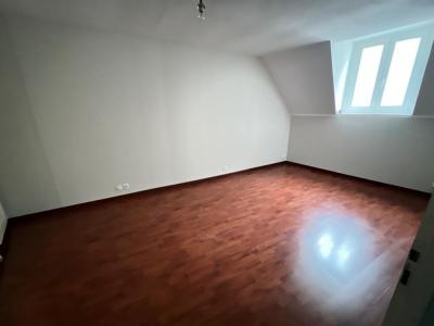 For sale Chateauroux 4 rooms 88 m2 Indre (36000) photo 2