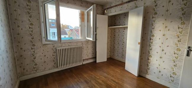For sale Vichy 4 rooms 83 m2 Allier (03200) photo 2