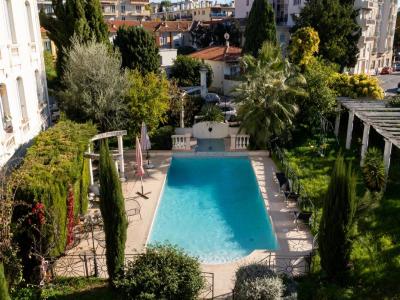 For sale Nice 10 rooms 375 m2 Alpes Maritimes (06100) photo 2