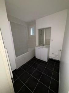 For rent Oyonnax 3 rooms 70 m2 Ain (01100) photo 3