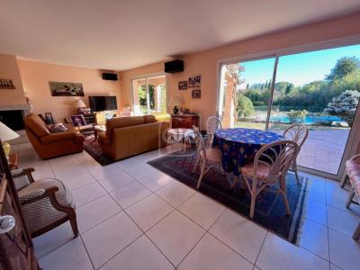 For sale Assas 7 rooms 220 m2 Herault (34820) photo 2