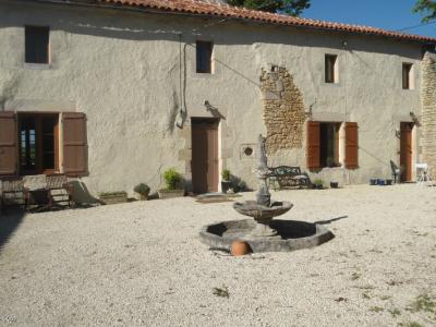 For sale Villefagnan 22 rooms 455 m2 Charente (16240) photo 0