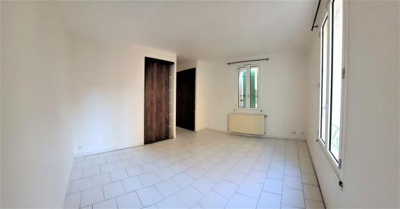 For rent Arles 2 rooms 47 m2 Bouches du Rhone (13200) photo 3