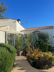 For sale Aytre 5 rooms 133 m2 Charente maritime (17440) photo 0