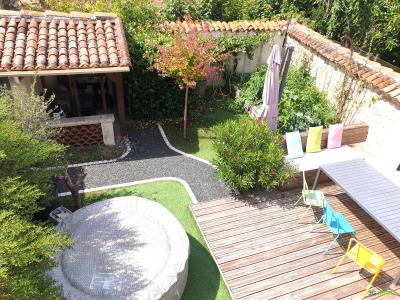 For sale Saint-jean-d'angely 5 rooms 186 m2 Charente maritime (17400) photo 0