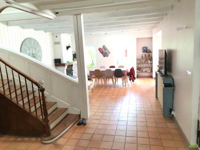 For sale Saint-jean-d'angely 5 rooms 186 m2 Charente maritime (17400) photo 2