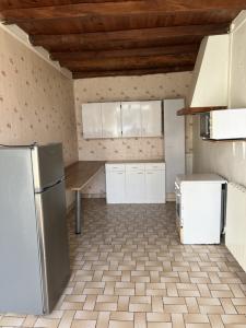 For sale Saint-jean-d'angely PROCHE DE LOULAY 4 rooms 93 m2 Charente maritime (17400) photo 4