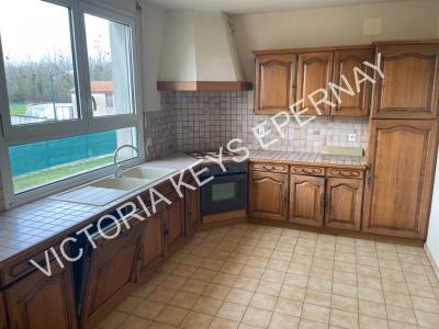 For rent Plivot 6 rooms 169 m2 Marne (51150) photo 4