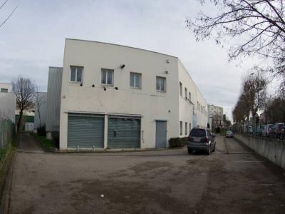 For rent Fontenay-sous-bois 920 m2 Val de Marne (94120) photo 0