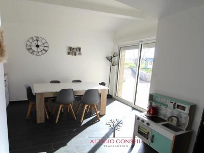 For sale Ouches 4 rooms 105 m2 Loire (42155) photo 4