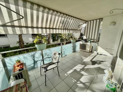 For sale Nice 4 rooms 63 m2 Alpes Maritimes (06100) photo 3