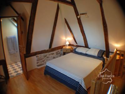 For sale Vieillevie 6 rooms 120 m2 Cantal (15120) photo 3