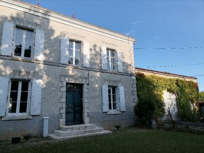 For sale Luxe 5 rooms 144 m2 Charente (16230) photo 0