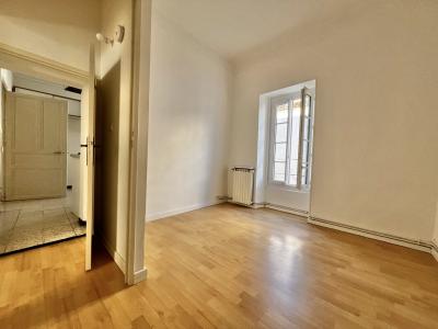 Louer Appartement Nimes 900 euros