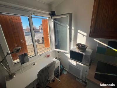 For rent Luynes 1 room 9 m2 Bouches du Rhone (13080) photo 0