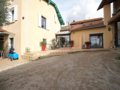 For sale Genay 4 rooms 194 m2 Rhone (69730) photo 0