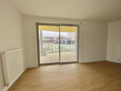 Louer Appartement 76 m2 Suresnes