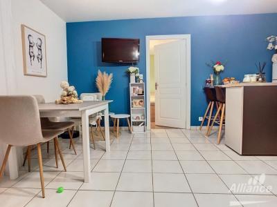 For sale Montbeliard 4 rooms 73 m2 Doubs (25200) photo 2