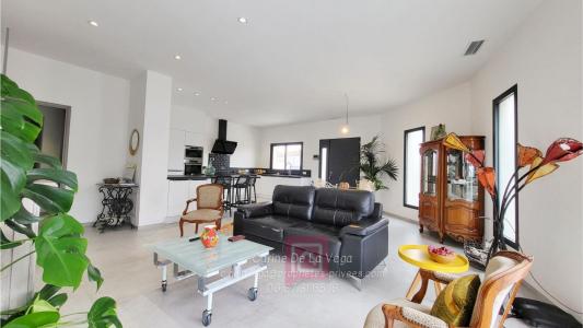 For sale Maraussan 4 rooms 130 m2 Herault (34370) photo 1
