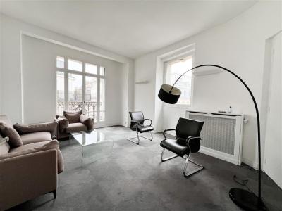For rent Paris-8eme-arrondissement 640 m2 Paris (75008) photo 3