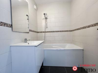 For sale Roubaix 3 rooms 68 m2 Nord (59100) photo 4