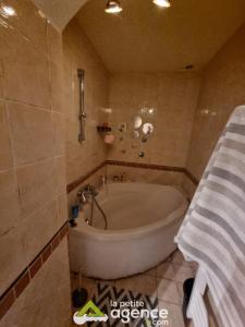 For sale Blet 4 rooms 85 m2 Cher (18350) photo 3