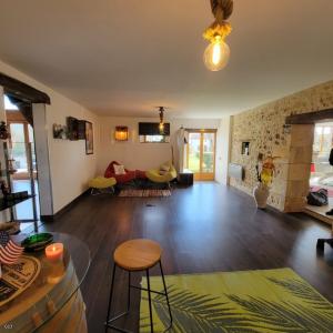 For sale Anche CHAUNAY 5 rooms 188 m2 Vienne (86700) photo 2