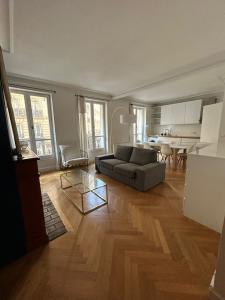 Annonce Location Appartement Paris-8eme-arrondissement 75