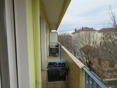 For sale Vichy 2 rooms 42 m2 Allier (03200) photo 2