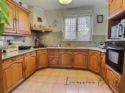 For sale Meru 4 rooms 71 m2 Oise (60110) photo 2