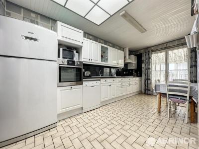 For sale Linselles 4 rooms 102 m2 Nord (59126) photo 2