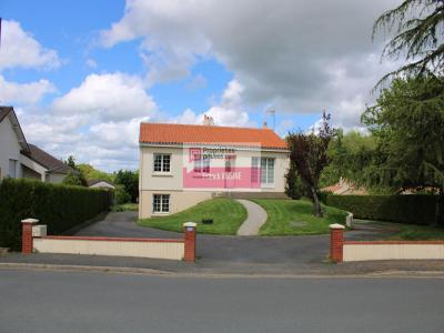 For sale Herbiers 8 rooms 90 m2 Vendee (85500) photo 2