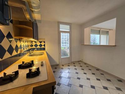 For sale Bordeaux 4 rooms 68 m2 Gironde (33200) photo 3