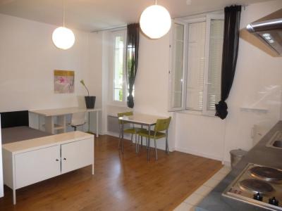 Louer Appartement Saint-etienne 438 euros
