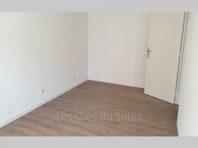 Louer Appartement Toulon 585 euros