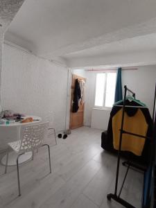 Louer Appartement Beaurecueil 525 euros