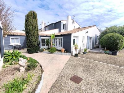 For sale Saint-xandre 7 rooms 215 m2 Charente maritime (17138) photo 0