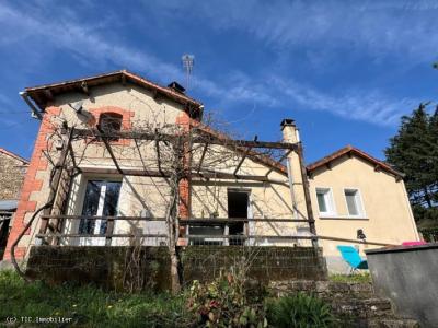 For sale Adjots CHAMPAGNE-MOUTON 4 rooms 82 m2 Charente (16700) photo 0