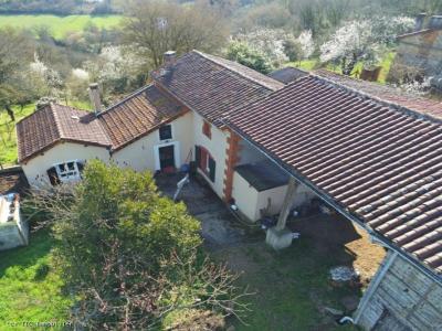 For sale Adjots CHAMPAGNE-MOUTON 4 rooms 82 m2 Charente (16700) photo 4