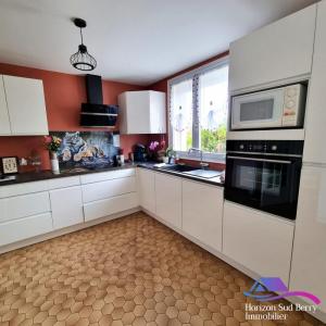 For sale Magny 5 rooms 137 m2 Indre (36400) photo 3